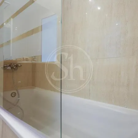 Lägenhet Piso Familiar Cerca De Diagonal Barcelona