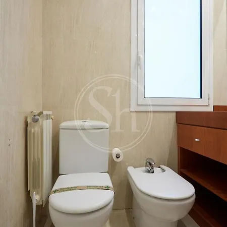 Piso Familiar Cerca De Diagonal Apartment Barcelona